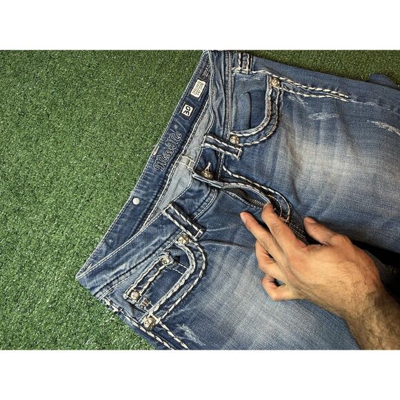 Miss Me Easy Capri Distressed Denim Women’s 30x25.5 Embellished Y2K Jeans - Picture 6 of 11